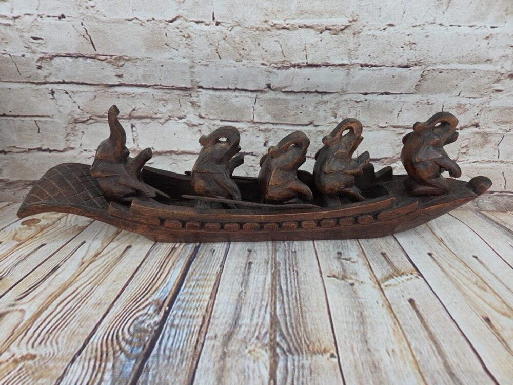 Vintage Wood Carved African Boat With 5 Figures Elephants 18” Long 2.5” Wide